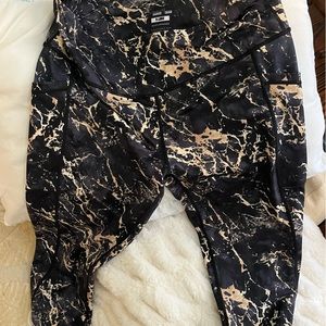 Constantly varied gear brand, exercise crops, size x-large.